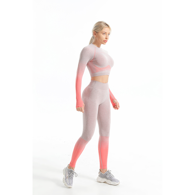 longsleeve crop top and leggings side