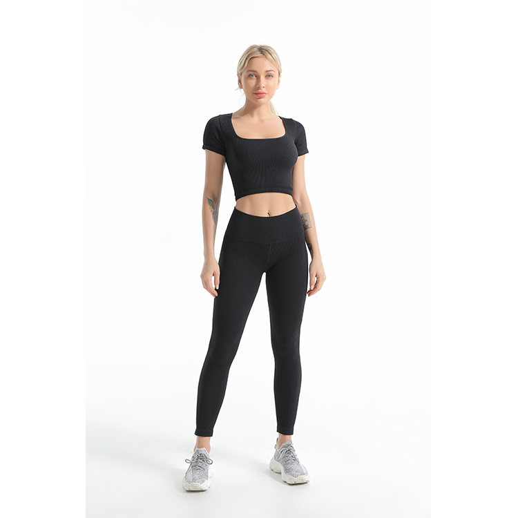Black seamless short sleeve crop top and leggings sets 1