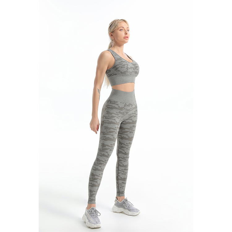 Seamless camouflage sports bra and leggings sets side 