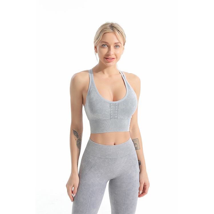 Seamless recycled nylon sports bra and cappri leggings sets bra 