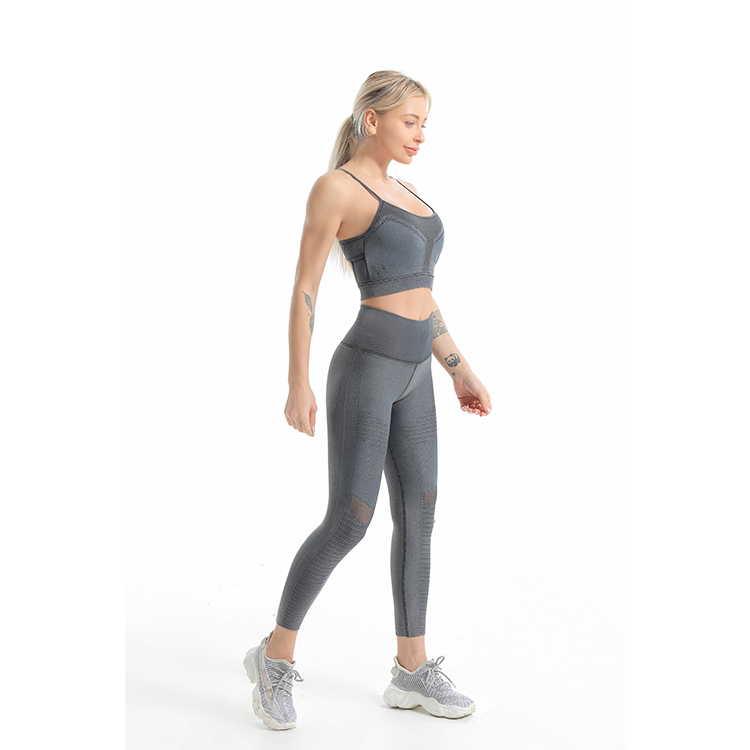 seamless sports bra and leggings sets side